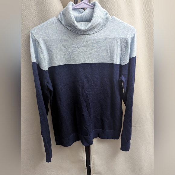 Women's Two-Tone Turtleneck Sweater - Light Gray and Navy - Picture 1 of 3
